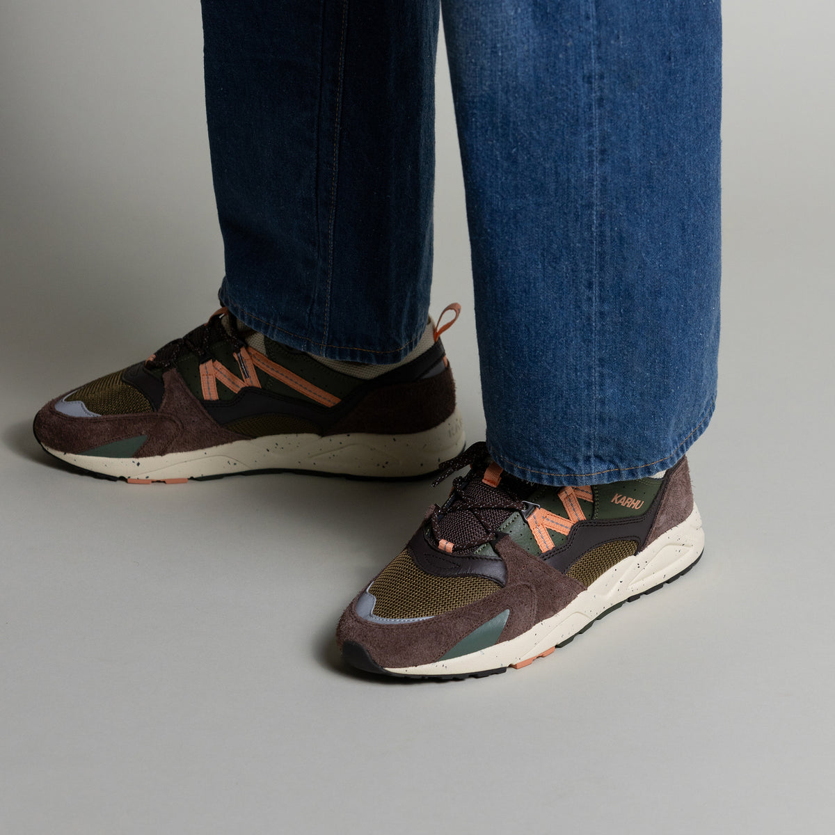 Karhu Fusion 2.0 - Shaved Chocolate / Peach Bloom