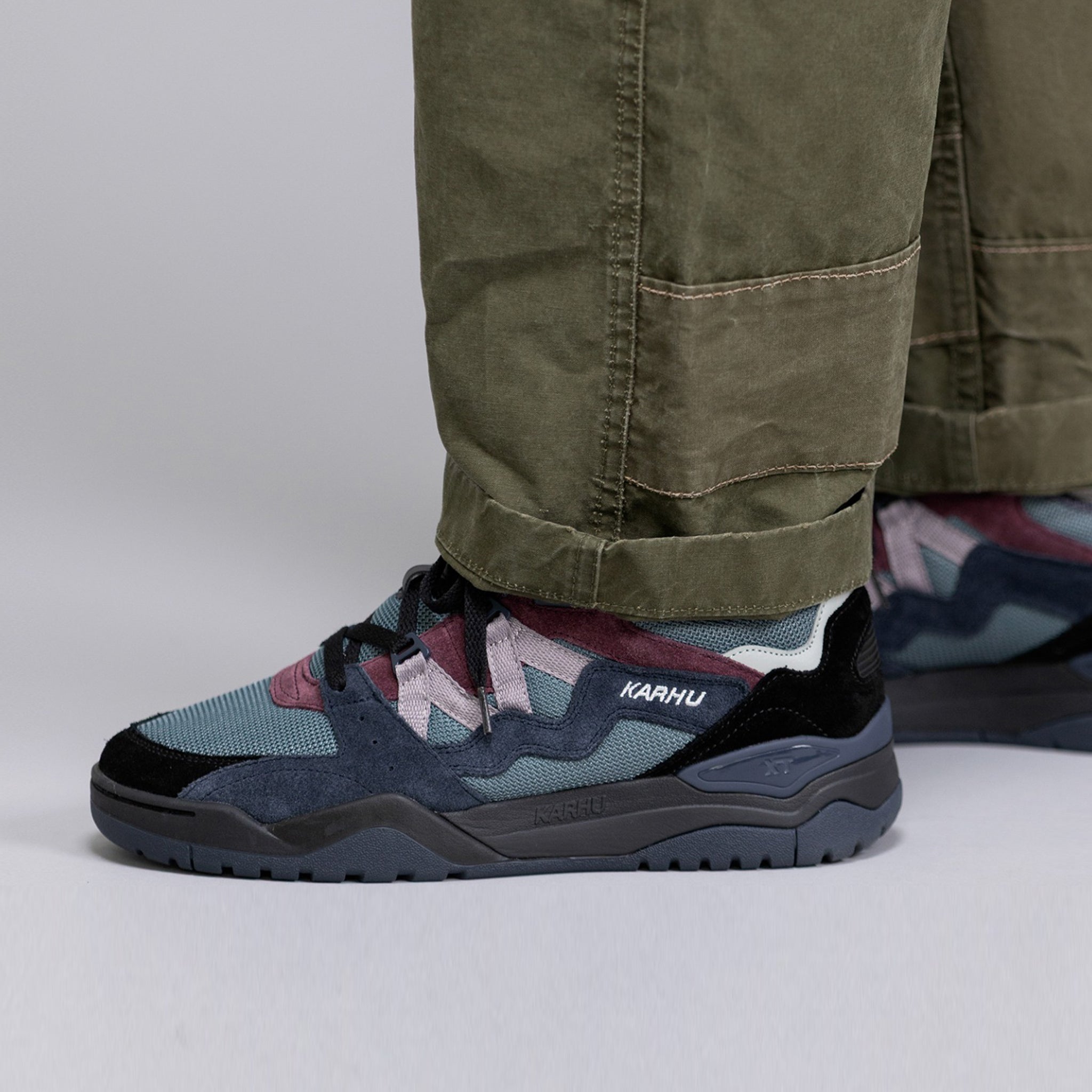 Karhu Fusion XT - Jet Black Gull