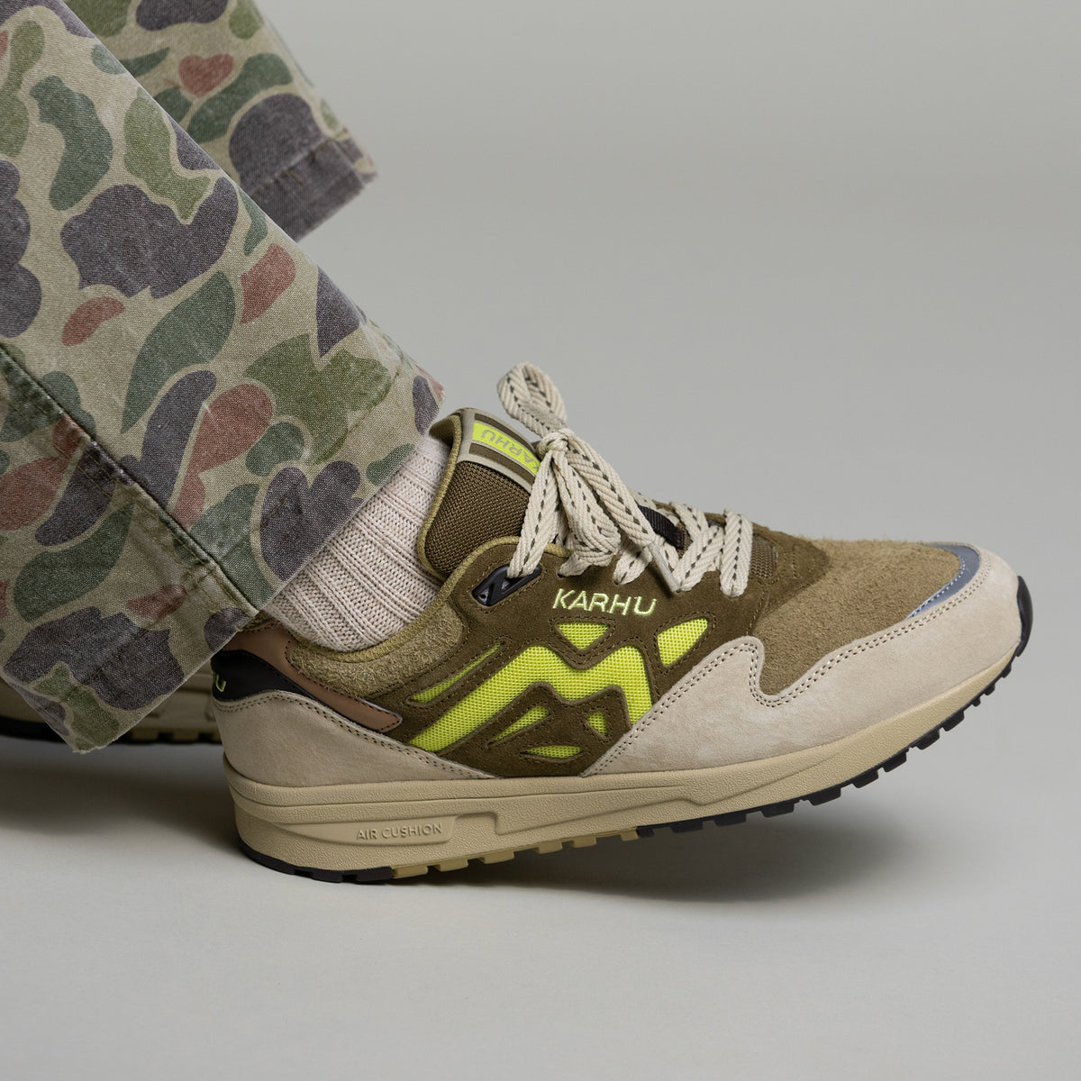 Karhu Legacy 96 - Mojave Desert / Wild Lime