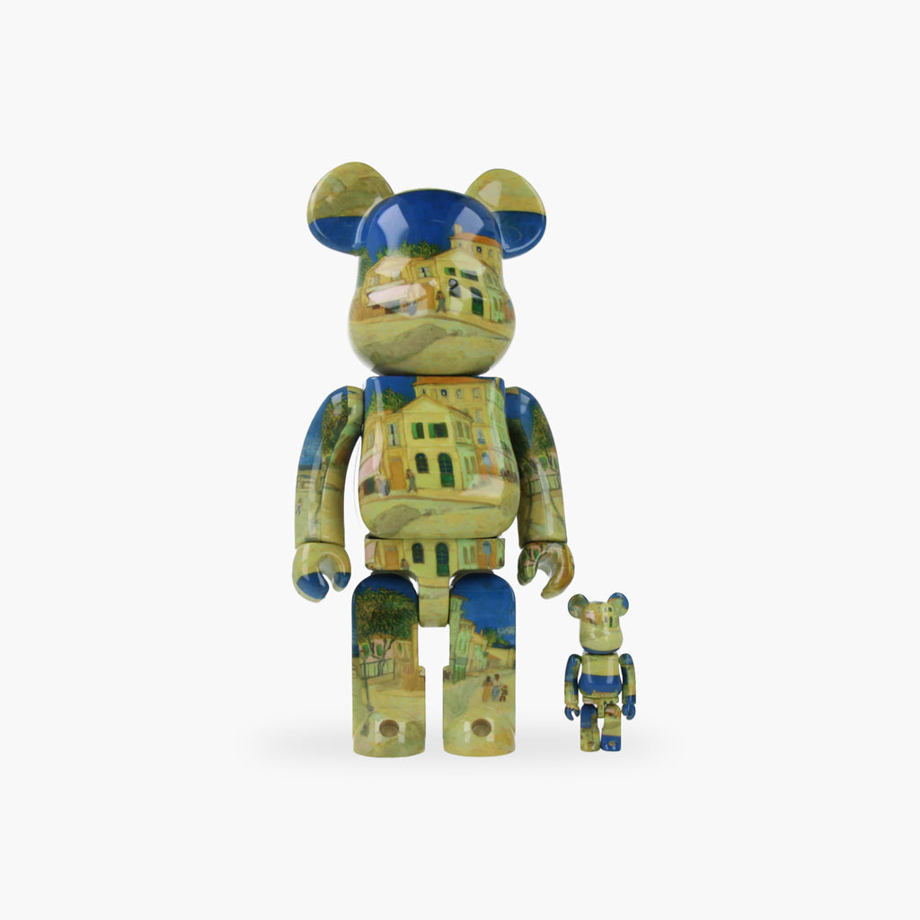 Bearbrick 400% + 100% van Gogh – Das Gelbe Haus