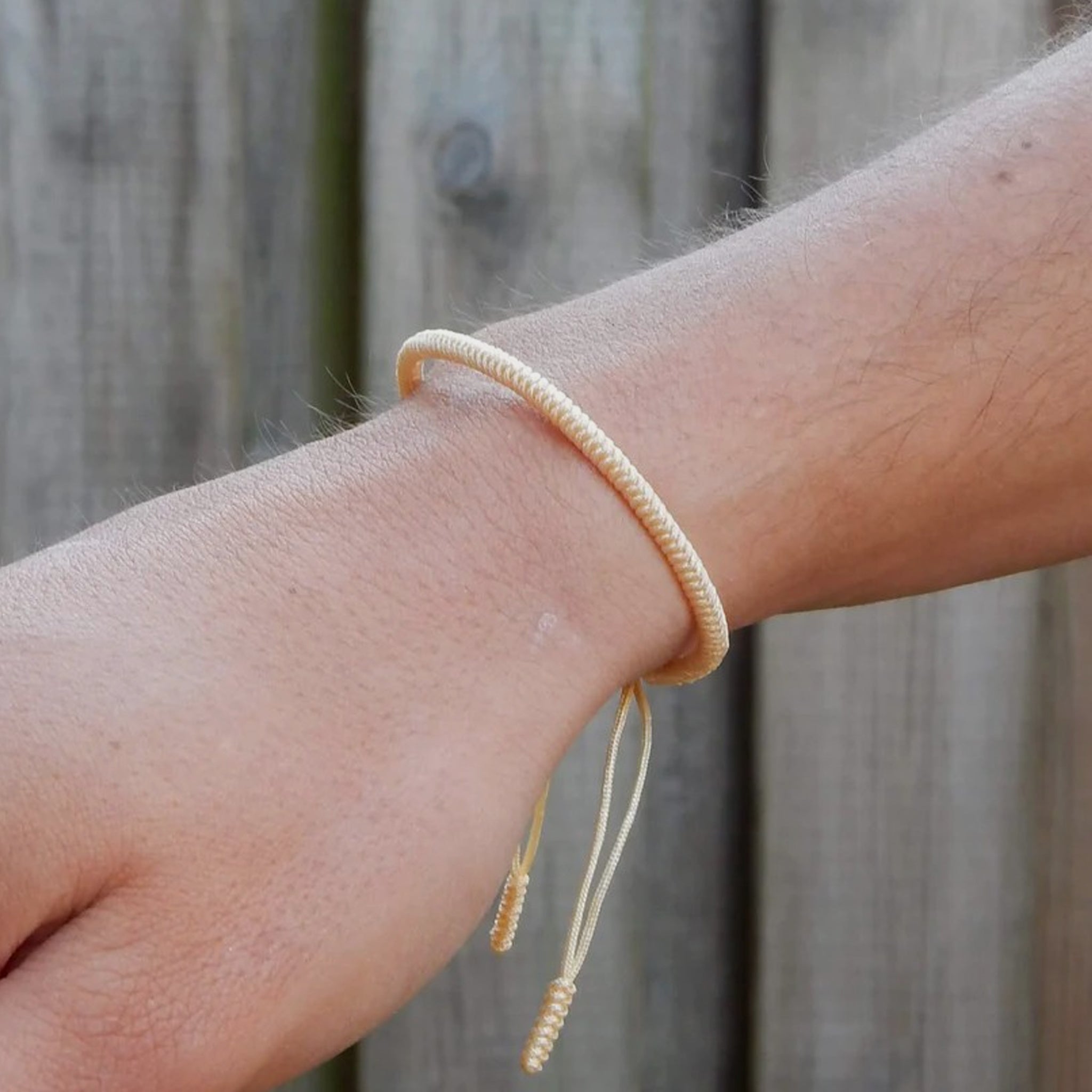 Mundo Bracelets Tibetan Temple Armband Beige