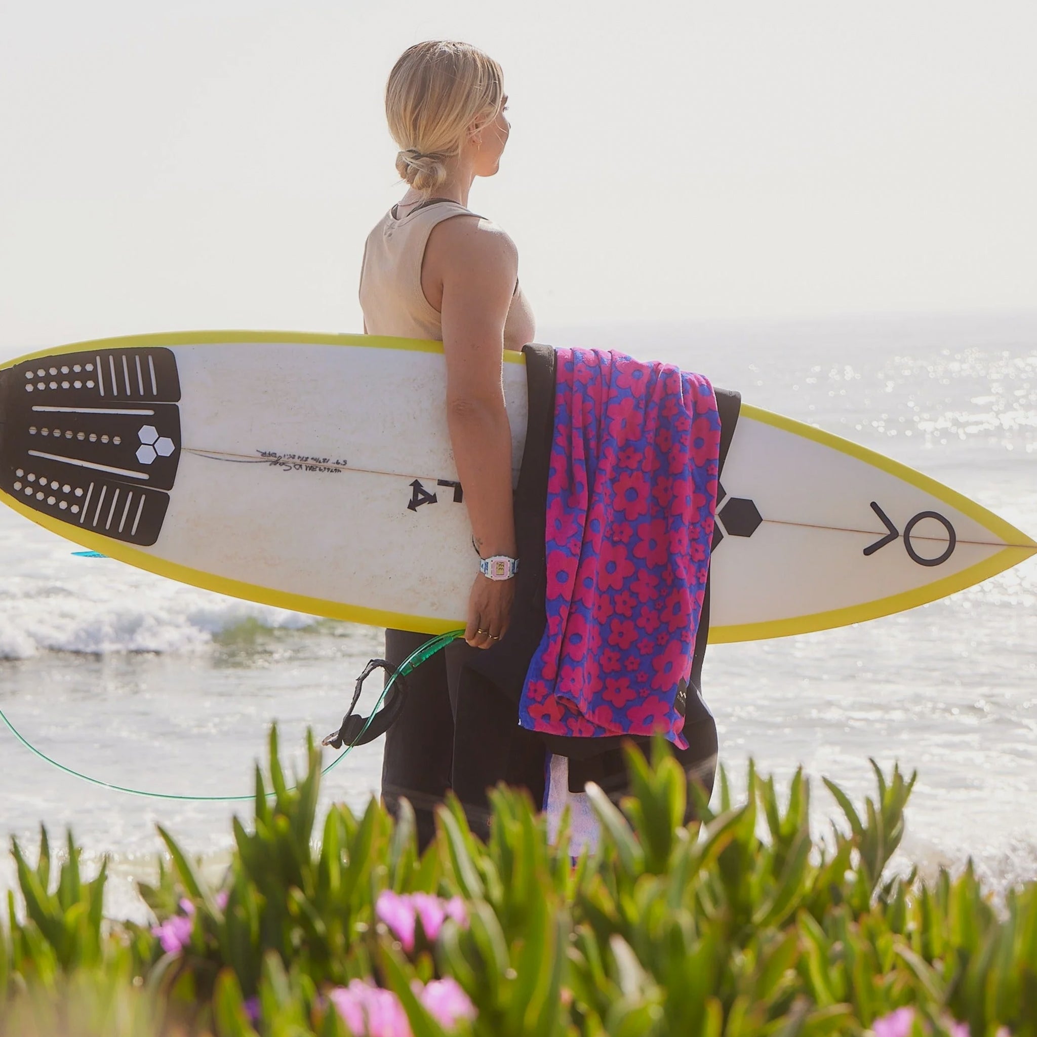 Slowtide Ginny Vibrant Beach Towel - Blue Pink