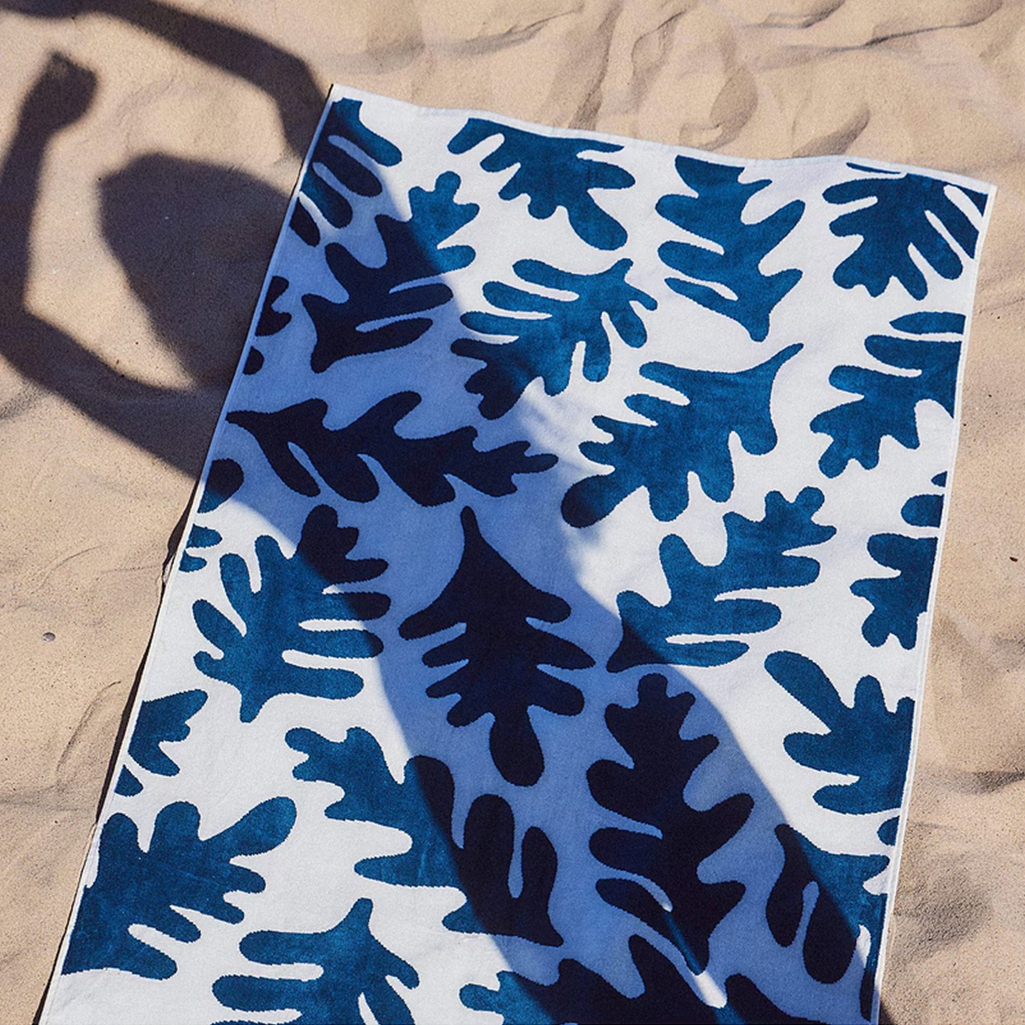 Slowtide Hele Beach Towel - Deep Pacific